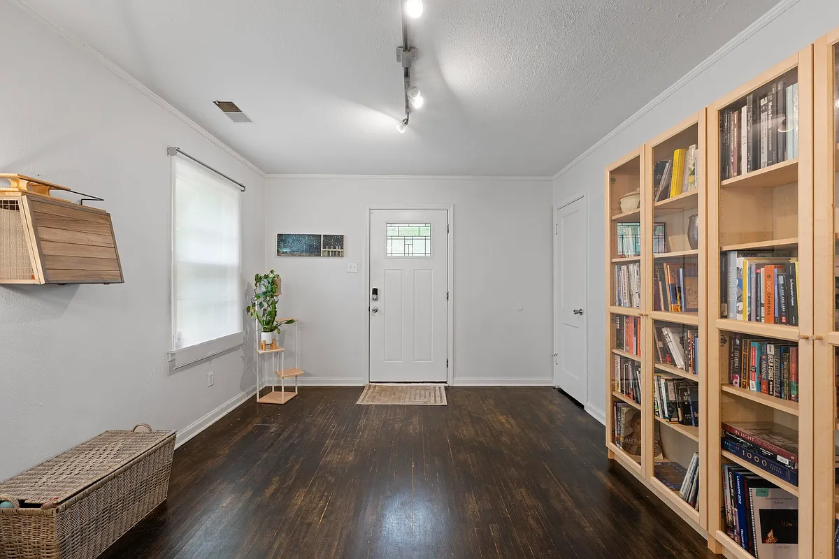 Building Photo - 1343 Dearing Rd