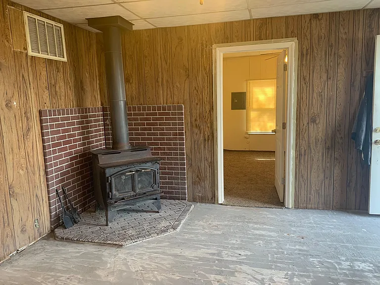 208 Stone St — Photo 11