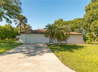 1302 SW 10th St, Cape Coral, FL 33991