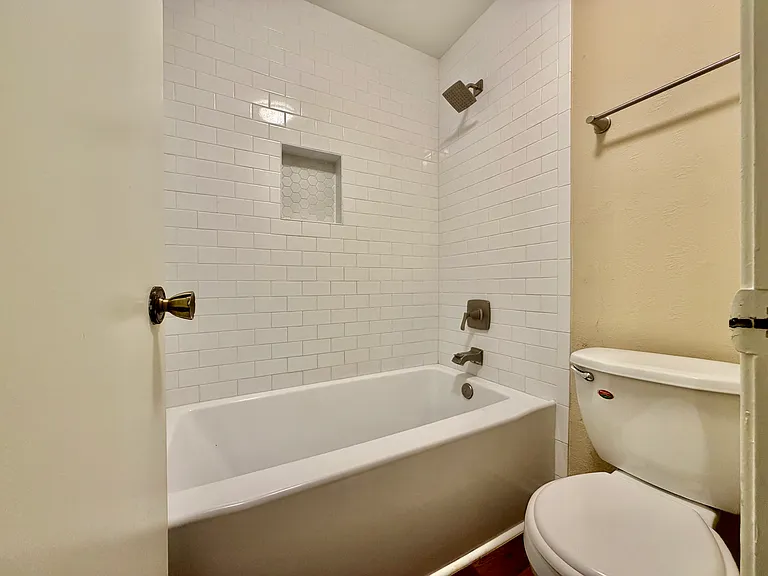 3205 Bryan St — Photo 17