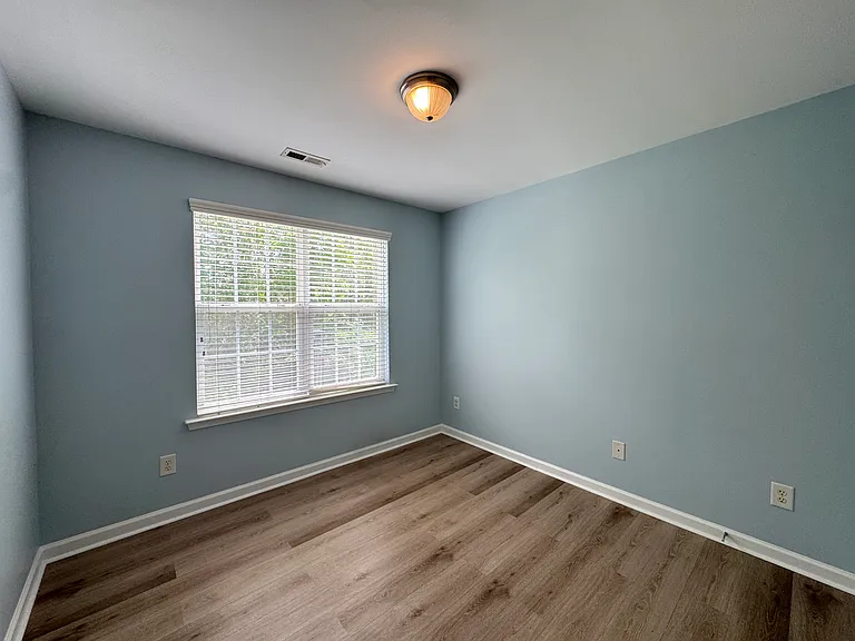 413 Hamlet Park Dr — Photo 23