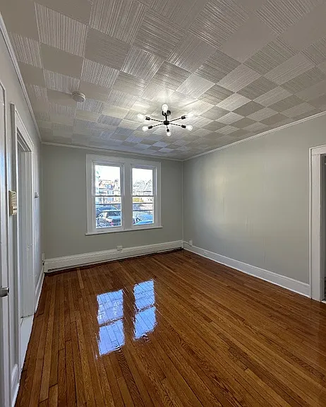 245 E 9th St #3 — Photo 1