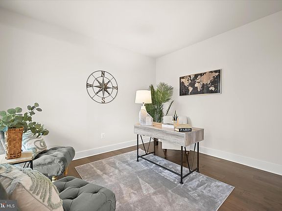 5th image of 618 Deer Park Rd