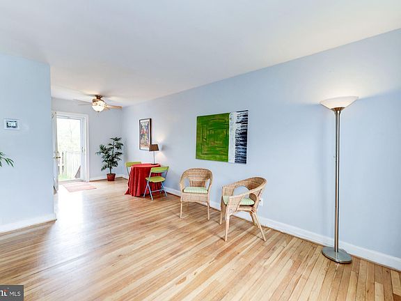 3rd image of 411 Mount Vernon Ave