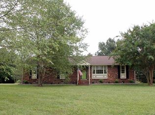 5401 White Oak Dr, Sandston, VA 23150