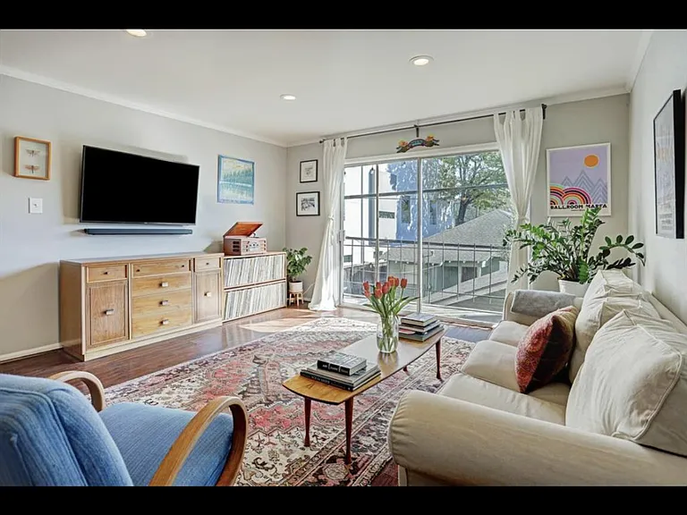 1909 Brun St #7 — Photo 3