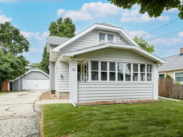 416 Oakland AVENUE, Waukesha, WI 53186