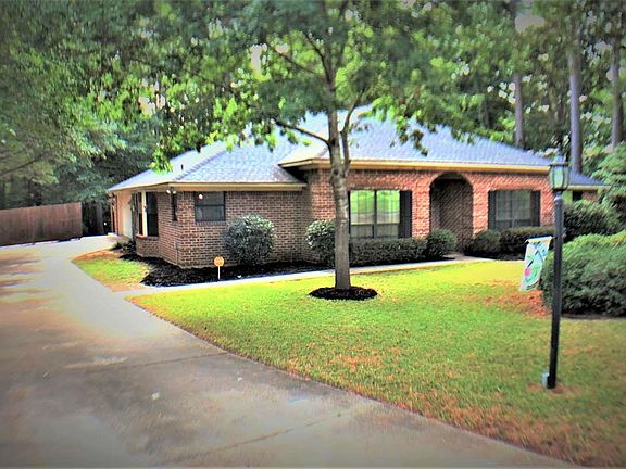 3rd image of 364 Royal Cir