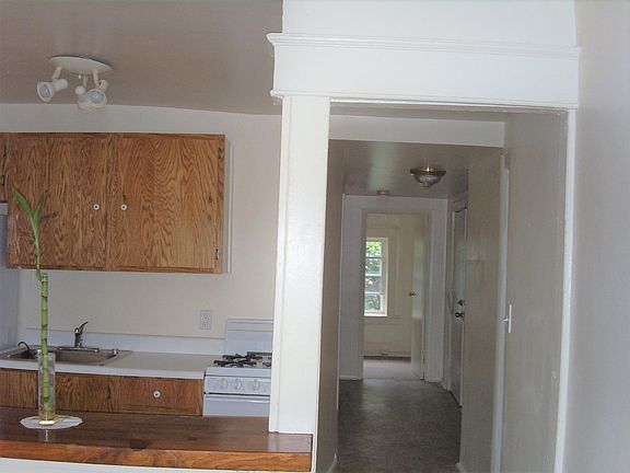 5th image of 288 Washington Ave #4