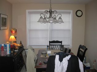 6731 W Wakefield Dr APT B2, Alexandria, VA 22307