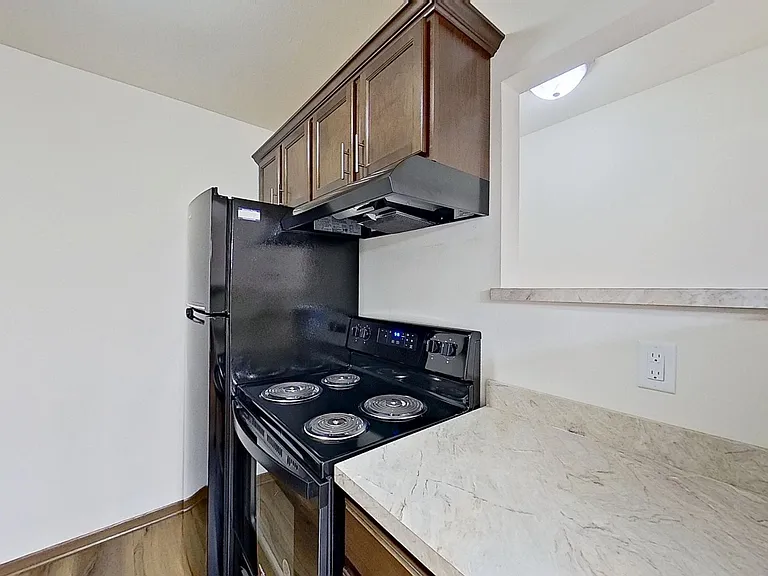 N83W13692 Fond Du Lac Ave #16 — Photo 14