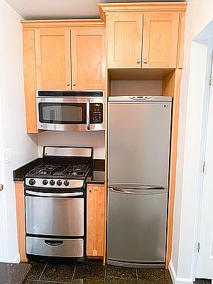 5th image of 152 E 84th St #1B2B