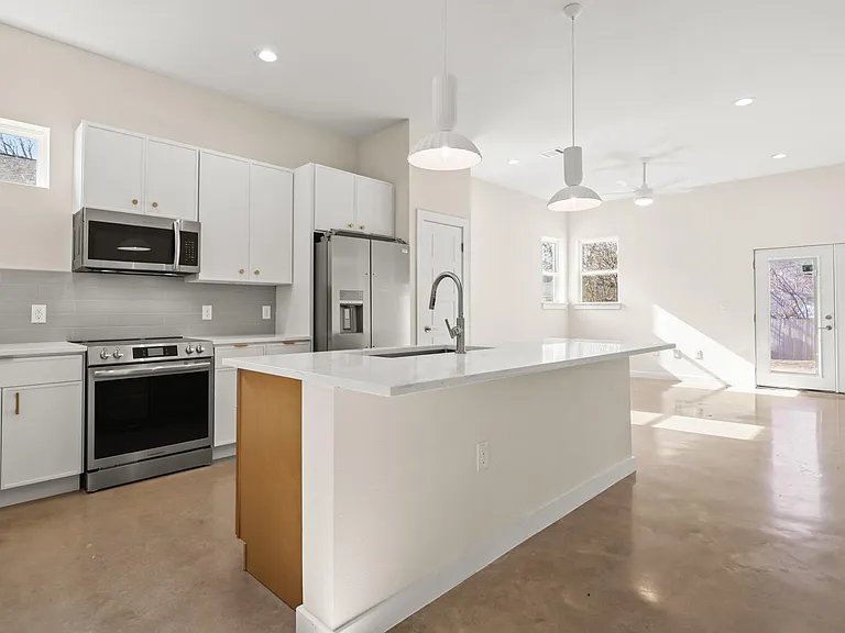 4801 Sara Dr #B — Photo 22
