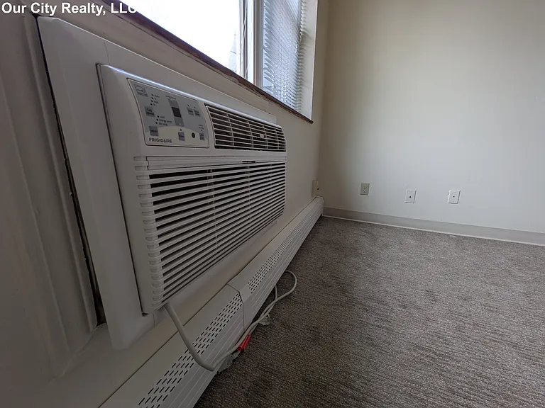 148 Sycamore St — Photo 13