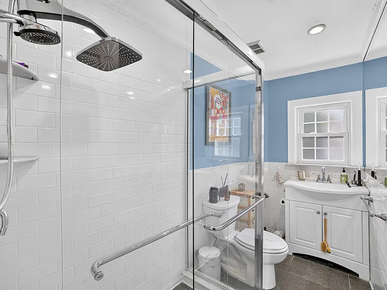 44 Elizabeth St — Photo 19