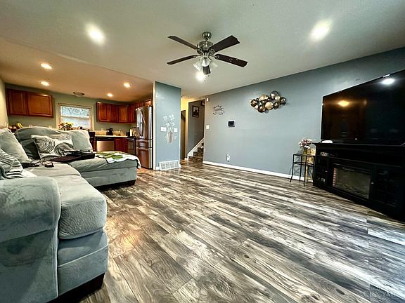 4th image of 907 Glasgow Dr