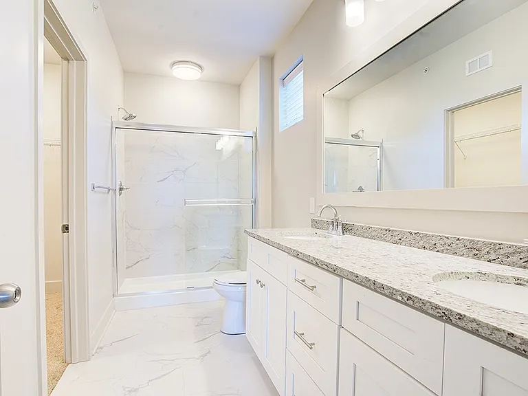 Midtown Row Apartments — Photo 19