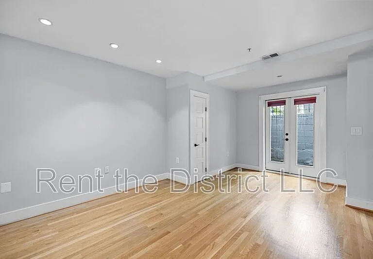1109 M St NW #1 — Photo 4