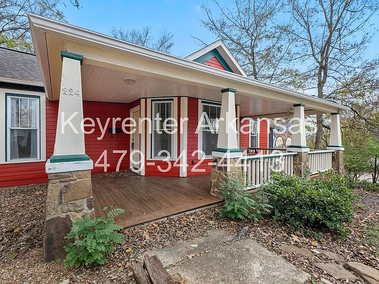 224 S Church Ave — Photo 4