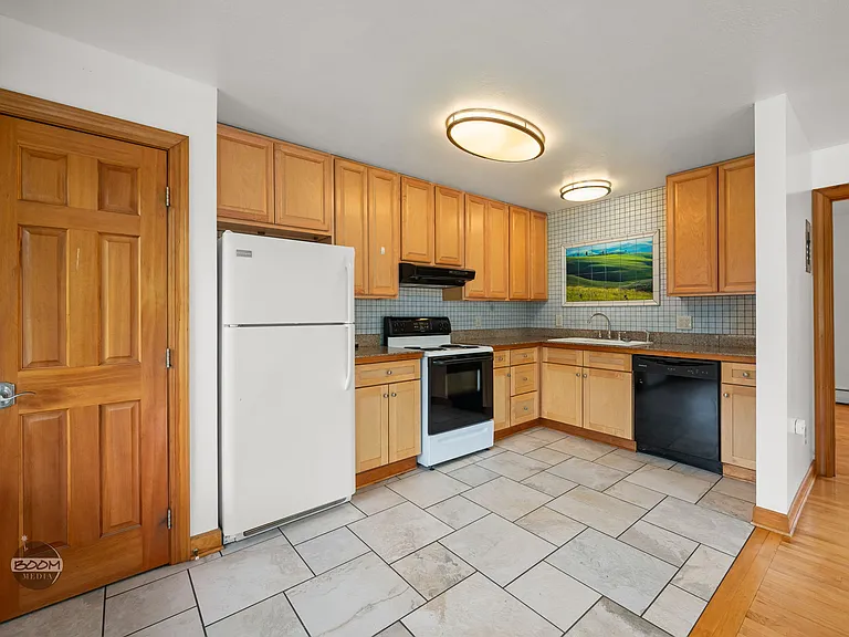 2326 Cordova St #8 — Photo 15