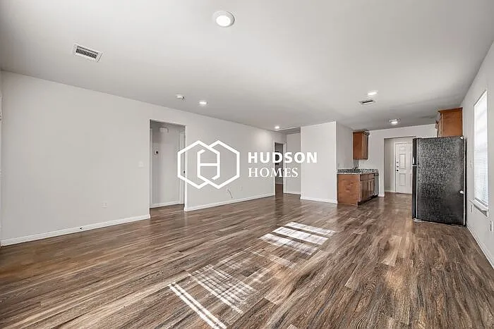 501 N Jefferson St — Photo 4