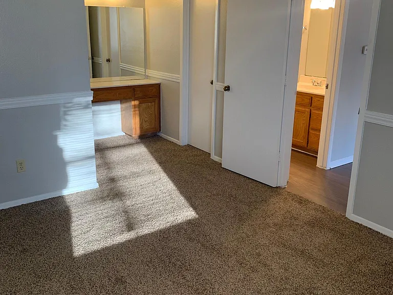719 Bluebonnet Dr — Photo 6
