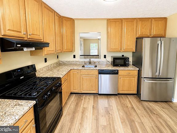 3rd image of 9214 Brewington Ln