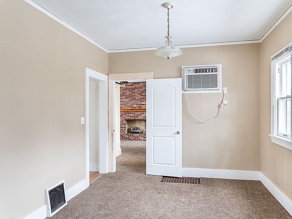 3rd image of 712 W 22nd St