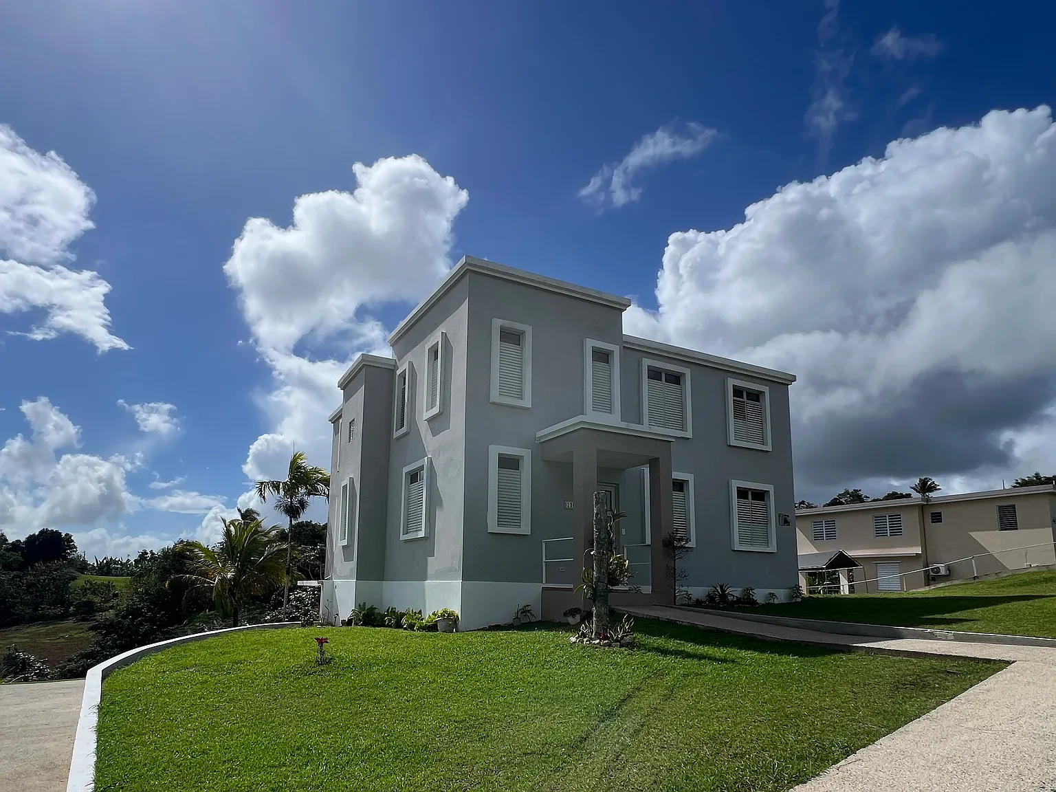 3 bed, 2013 sqft, $2,350 — Photo 3