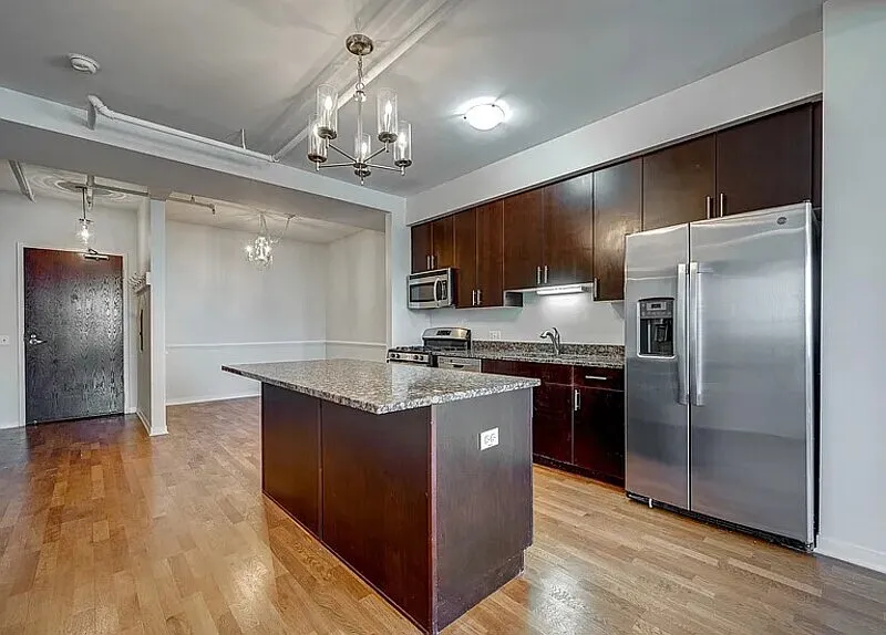 1 bed, 1.0 bath, 932 sqft, $1,820 — Photo 3