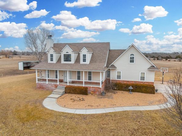 21722 SW Roberta Ln, Douglass, KS 67039