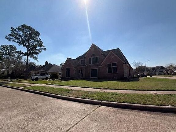 2nd image of 15039 Vistamont Dr