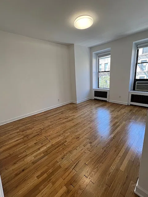 222 West 15th Street — Photo 2