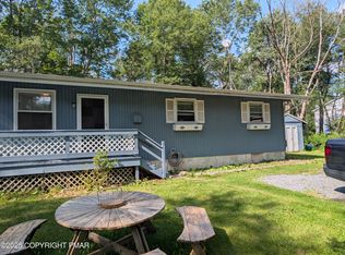 1209 Shadblow Rd, Pocono Summit, PA 18346