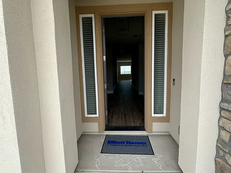 6270 Ottawa St — Photo 3