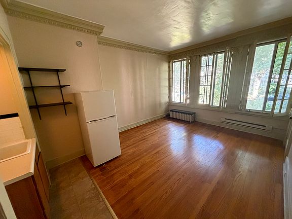 2nd image of 434 Cherry St SE #8