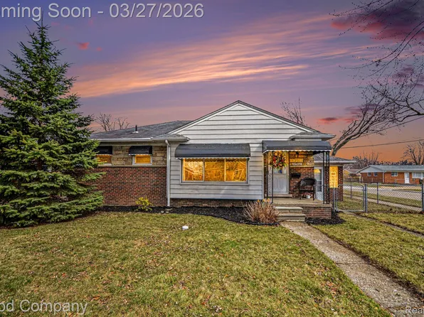 28900 Ursuline St, Saint Clair Shores, MI 48081