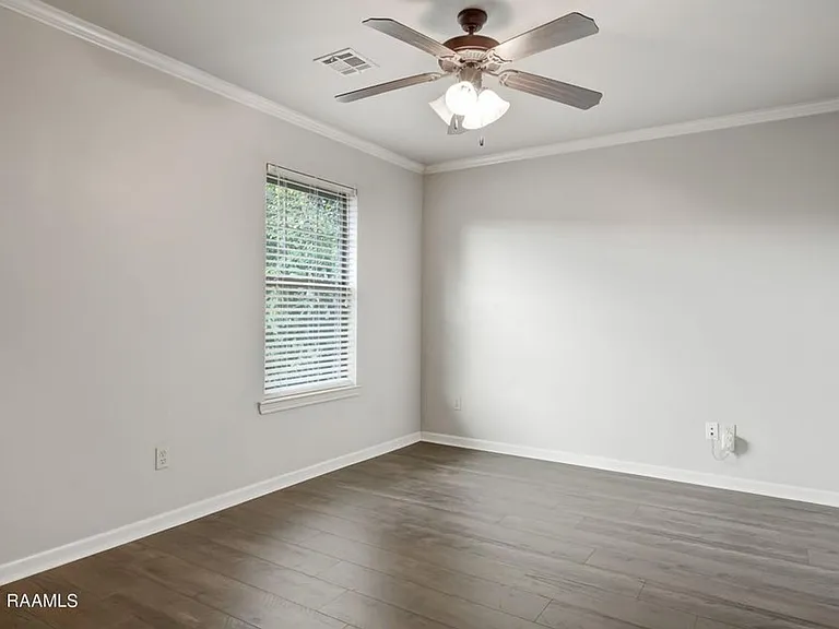 124 Deraney Ln — Photo 7
