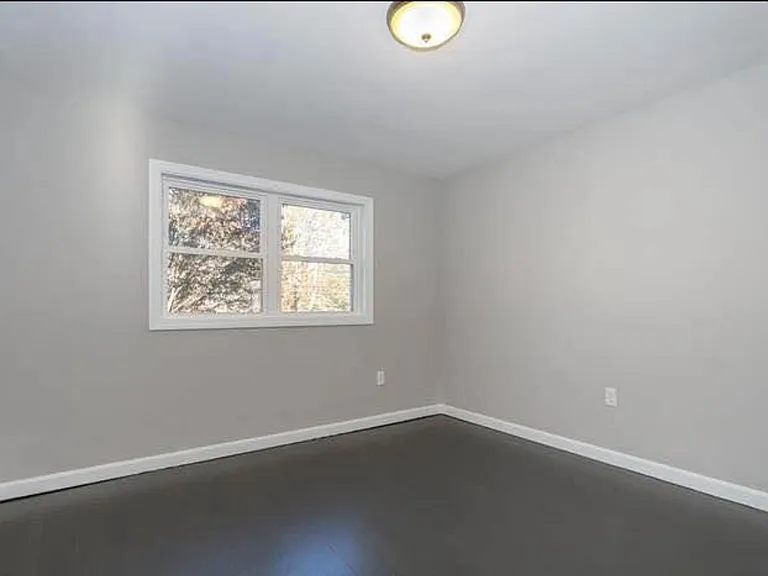 115 Grove St — Photo 16