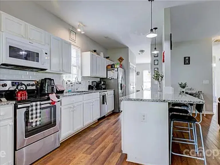 4729 Eaves Ln — Photo 5