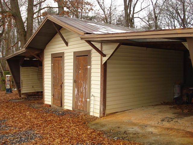 2nd image of 122 Church Lake Rd