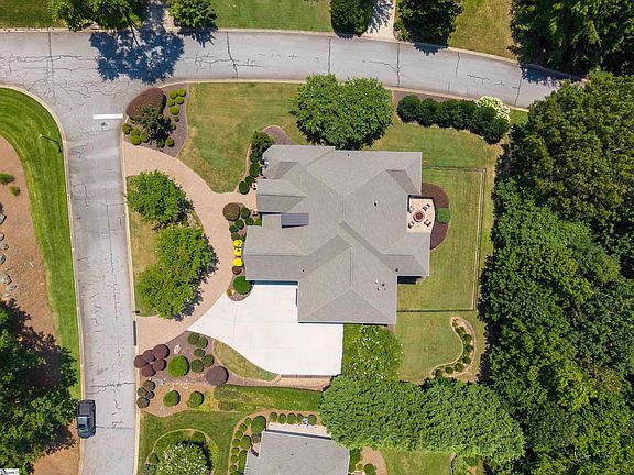 2nd image of 308 Sorrento Dr