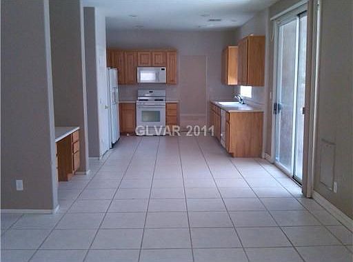5th image of 3719 Champagne Wood Dr