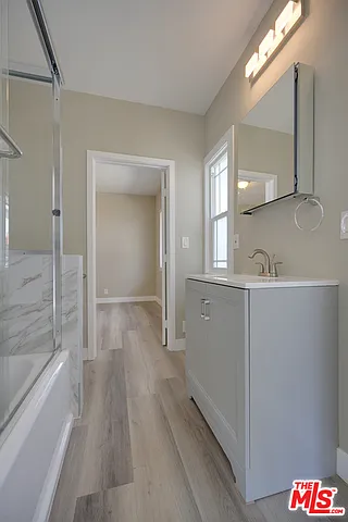 1127 N Formosa Ave — Photo 17