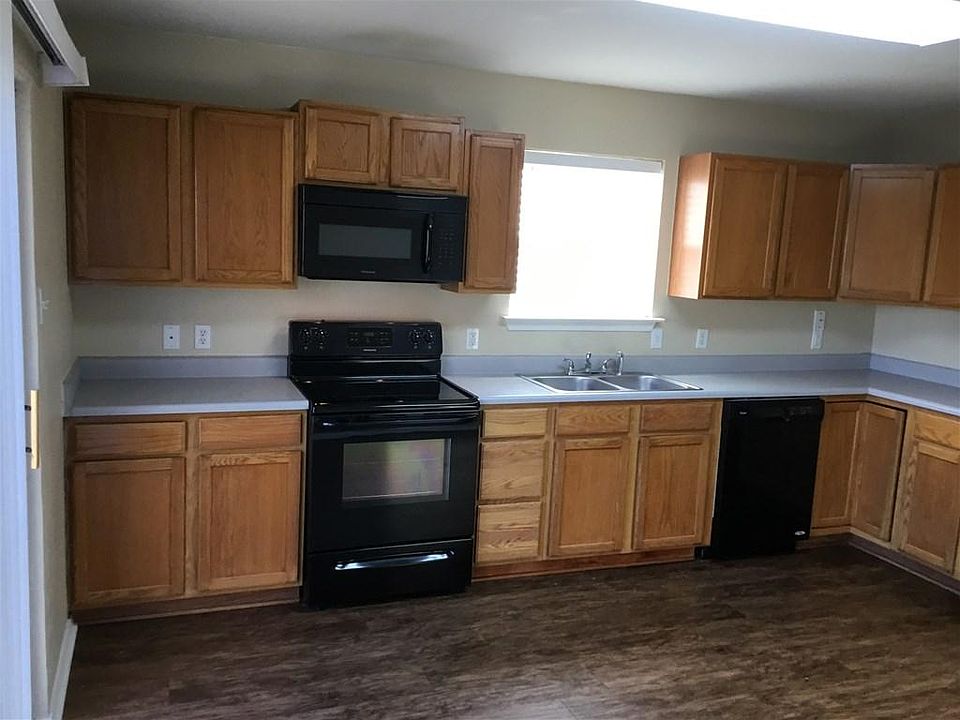 1st image of 128 Briarwood Ct