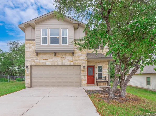 120 Lakeview Ct, Spring Branch, TX 78070