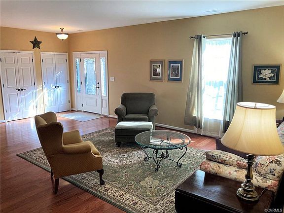 5th image of 9500 Airdrie Ln