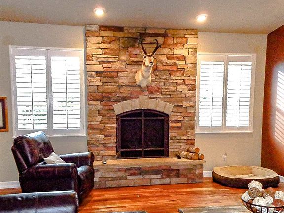 3rd image of 2636 Applewood Pl