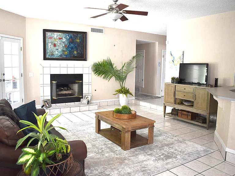 824 Via Descanso Ln — Photo 4