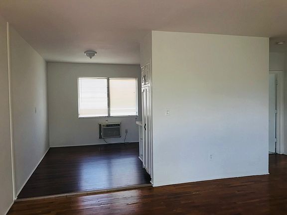 5th image of 1955 Normandy Dr APT 5